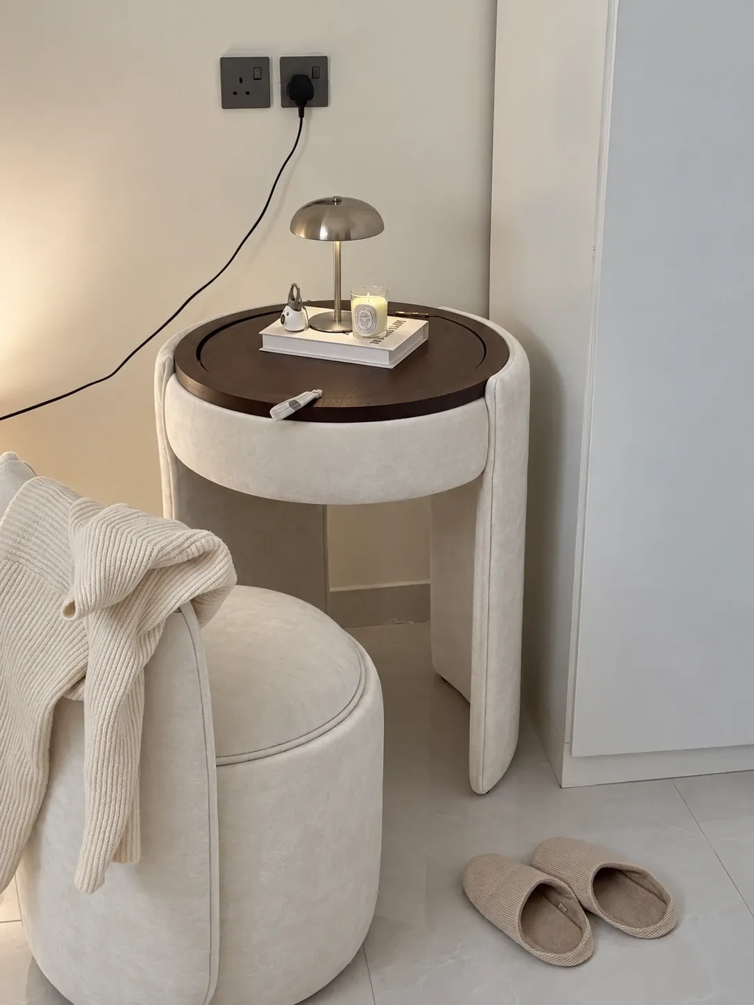 Concept image of The Lune, Ivory in a calm bedroom